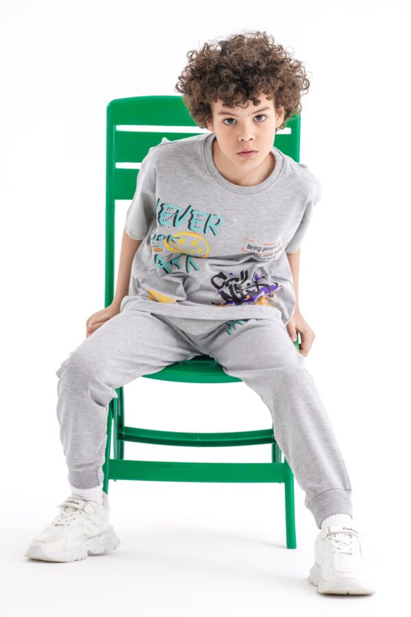 Graffiti Vibe Set – Grey (Statement Graphic Tee & Pants) - Image 2